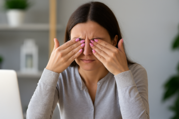 Zarudlé oči? Pozor, může se jednat o zánět spojivek