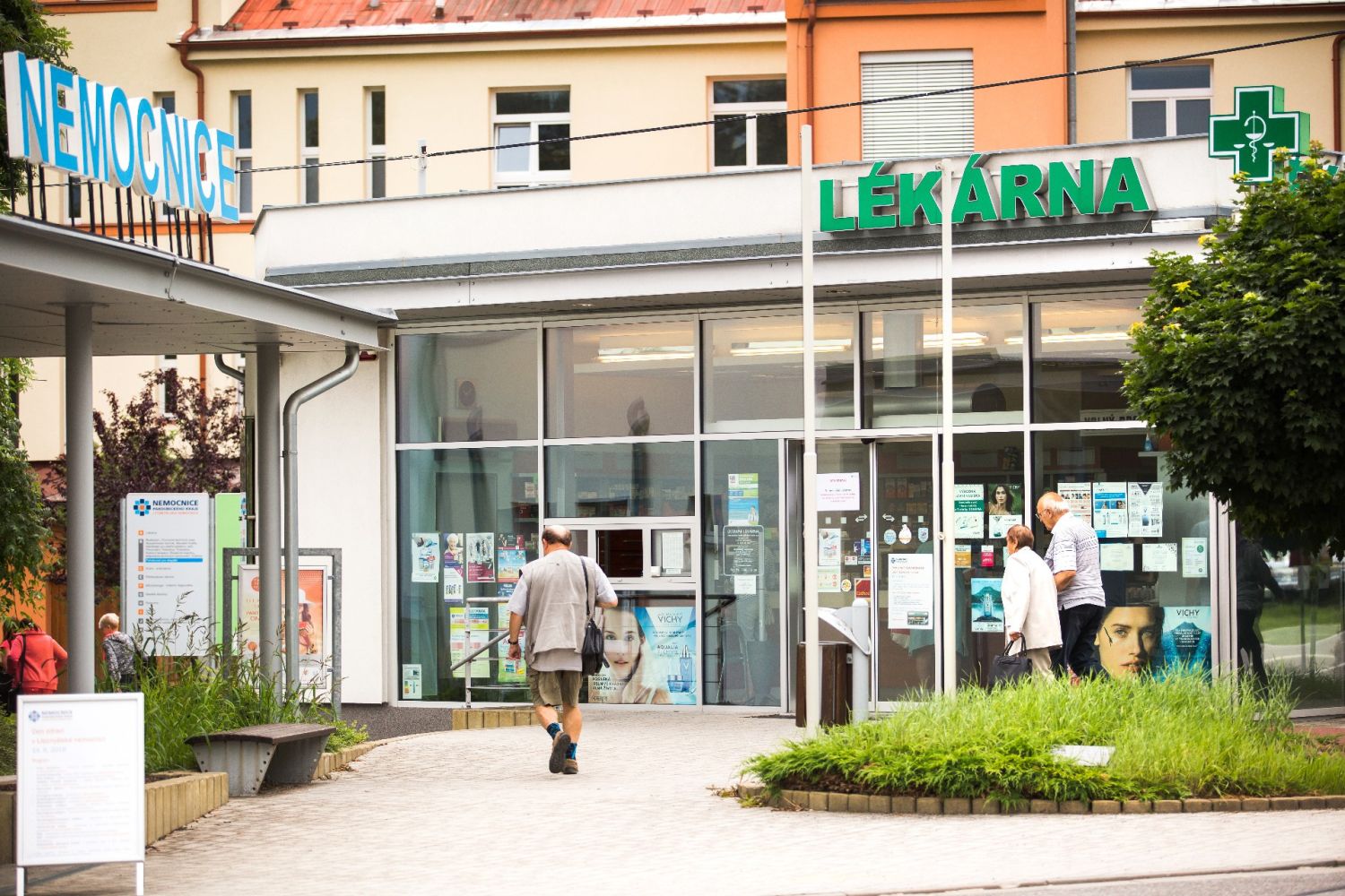 Ústavní lékárna